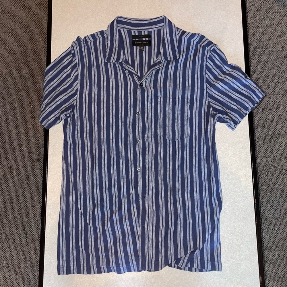 Short sleeve button down Banana republic